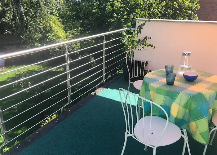 Glueck In Benrath * דיסלדורף